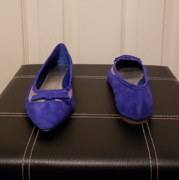 BCBG Paris Suede Bow Vamp Pointed Shoe - Picture 7 of 8